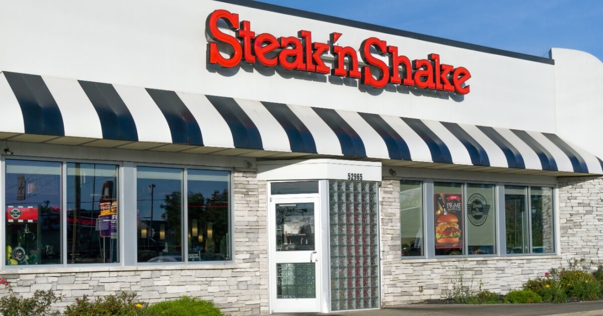 米老舗レストラン「ステーキンシェイク」、ビットコイン決済で手数料50%削減=報道